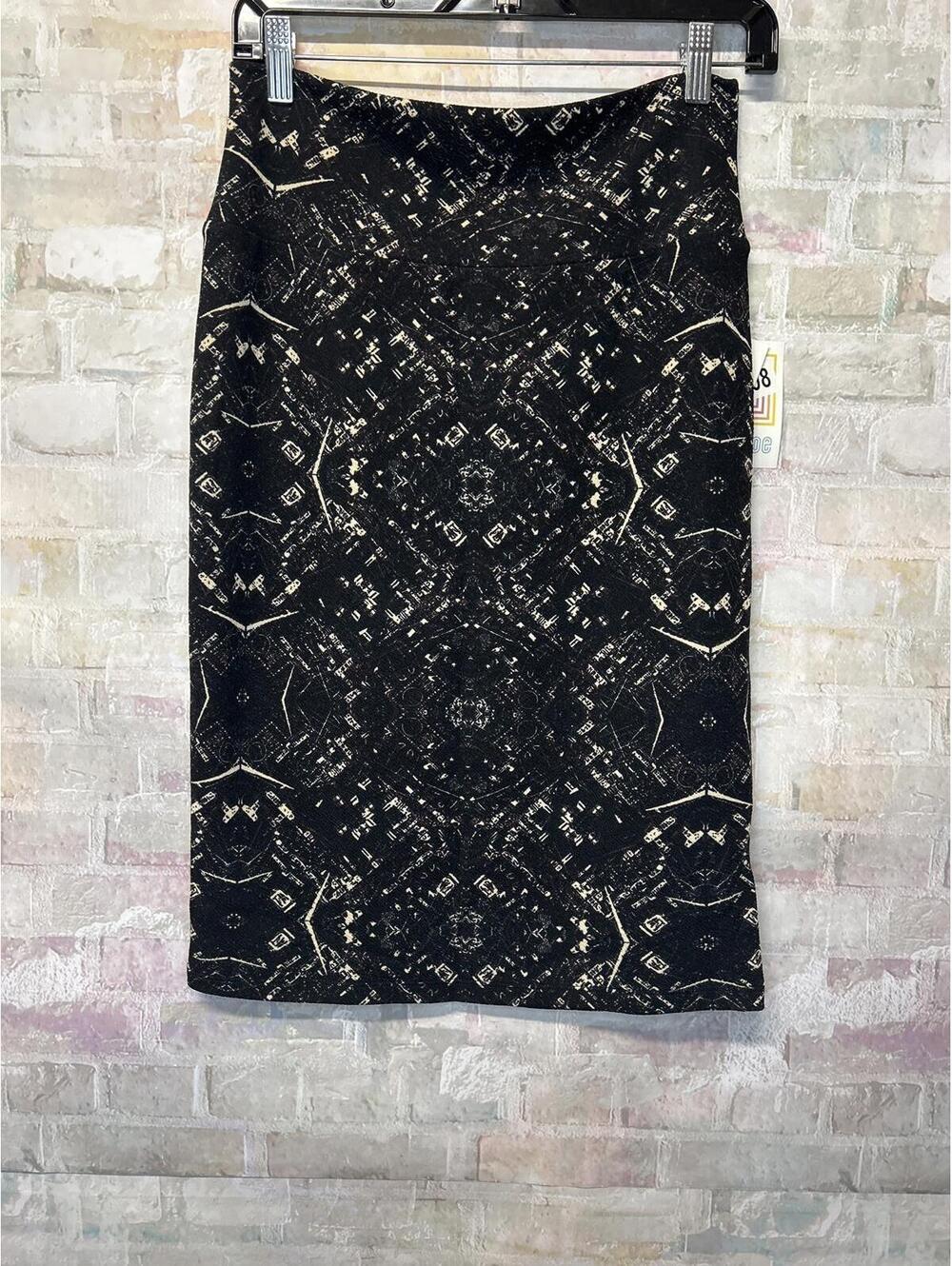LuLaRoe Cassie Skirt NWT Small